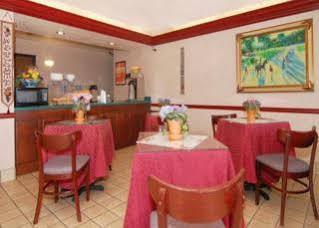 Howard Johnson Inn Nicholasville/Lexington エクステリア 写真